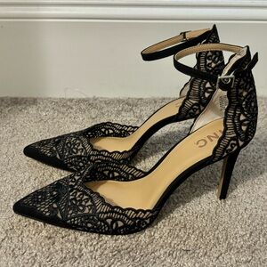 Beautiful I.N.C. Size 10.5 black lace ankle strap heel shoes Kinleef style new